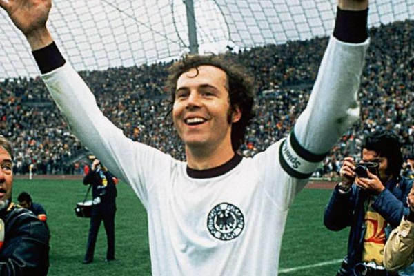 足坛历史十大后卫有哪些?